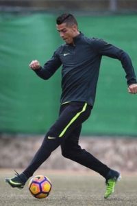 Cristiano Ronaldo wears Nike Mercurial Superfly V (CR7 edition) football boots - What football boots does the Real Madrid team wear