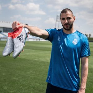 Karim Benzema wears Adidas X 16.1 football boots - What football boots does the Real Madrid team wear