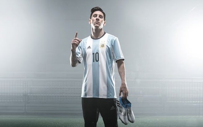 football boots will Messi wear the 2016-17 season?