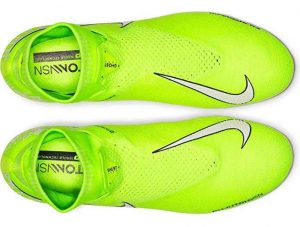 Nike Phantom VSN Elite (Dynamic fit)- best football boots to buy in 2020 - top view